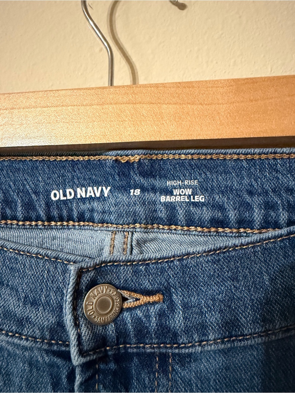 Old Navy Barrel Denim Jeans - Picture 3 of 4